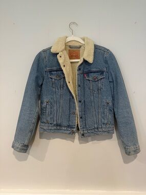 Levi's Light Blue Denim Jacket with Cream Sherpa Lining